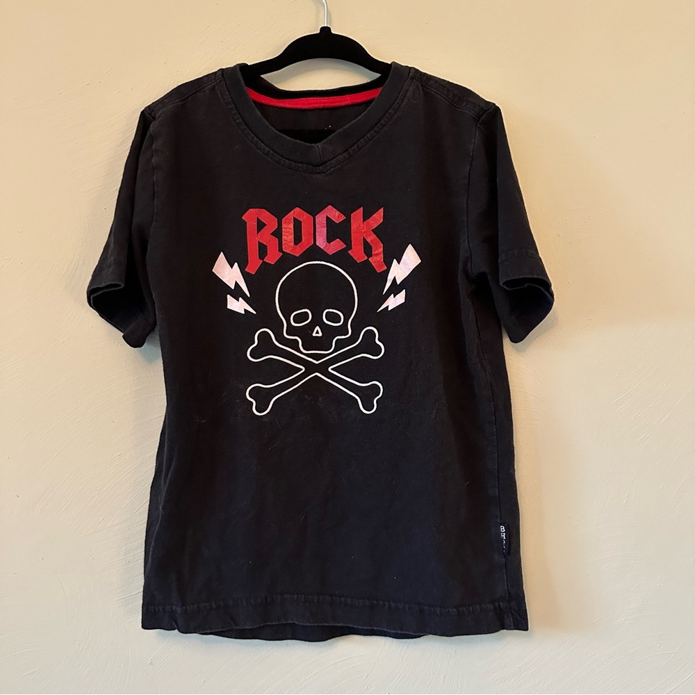Beverly Hills Polo Club Black Rock Skull Lightning Bolt V-Neck Tee